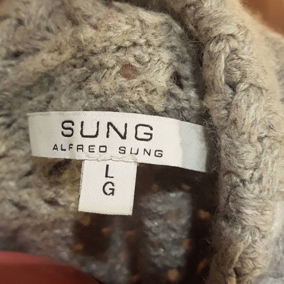 Knit sweater - Picture 3 of 3